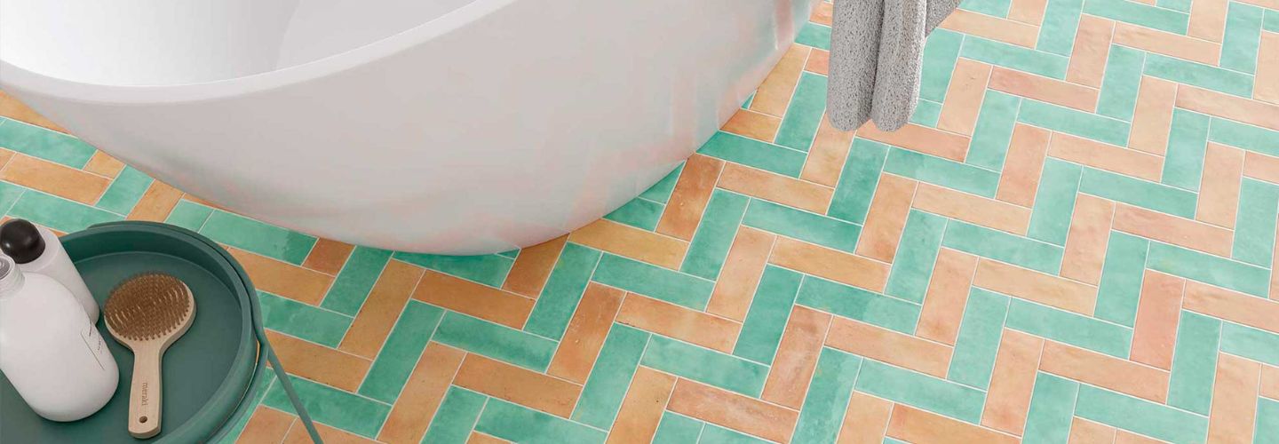 Bathroom floor in herringbone pattern