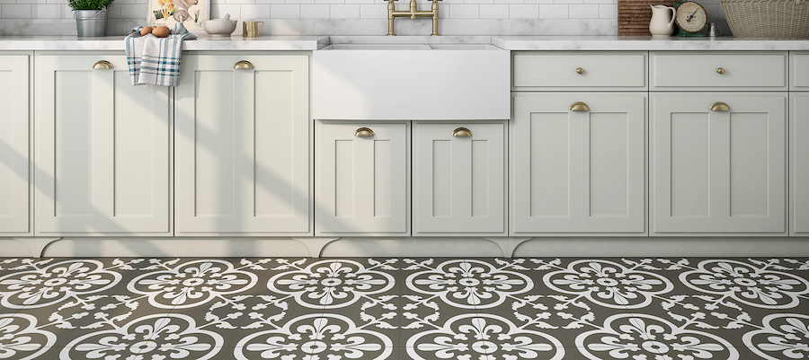 Kitchgen floor with encaustic patterned porcelain tile